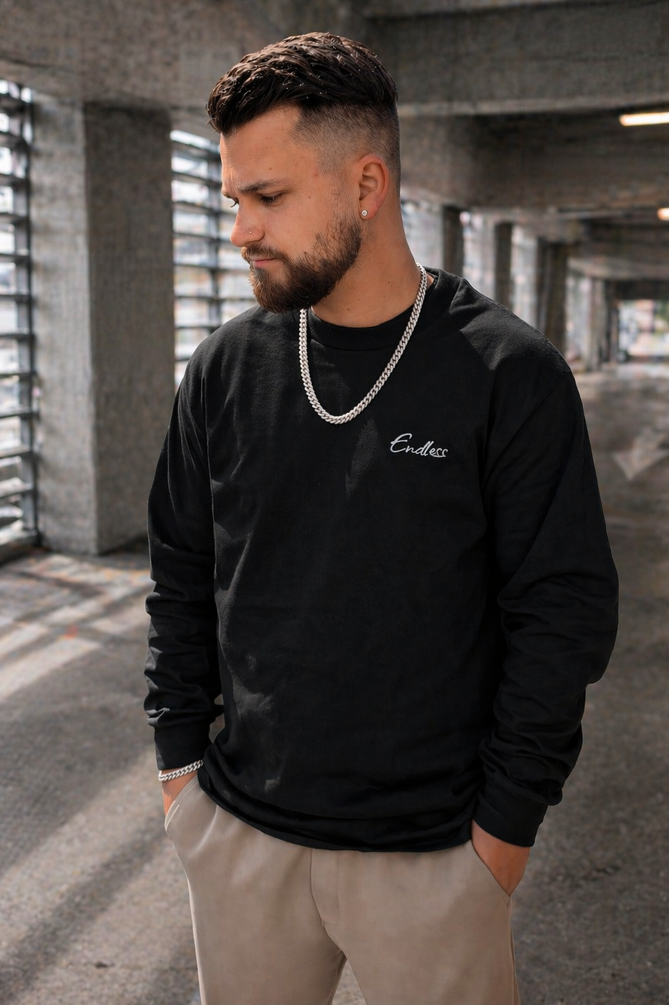 ENDLESS Longsleeve mit gesticktem ENDLESS Logo
